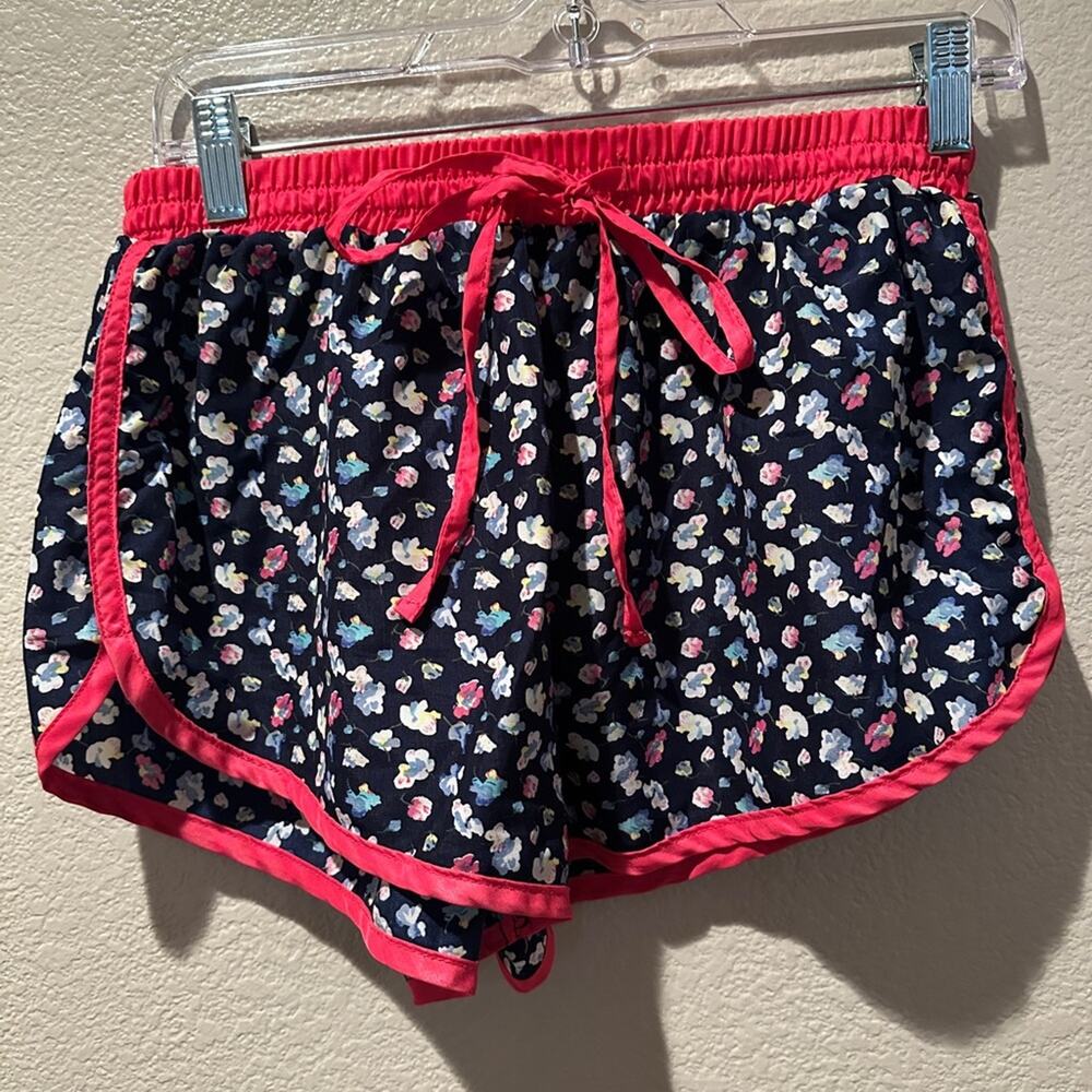 Harmony & Havoc floral unlined 2 pocket stretch waist shorts Run Sleep Swim L